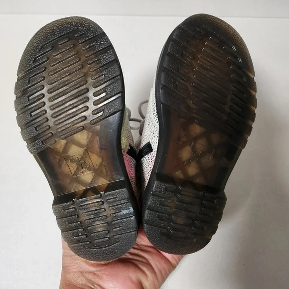 Dr. Martens - Picture 5 of 9